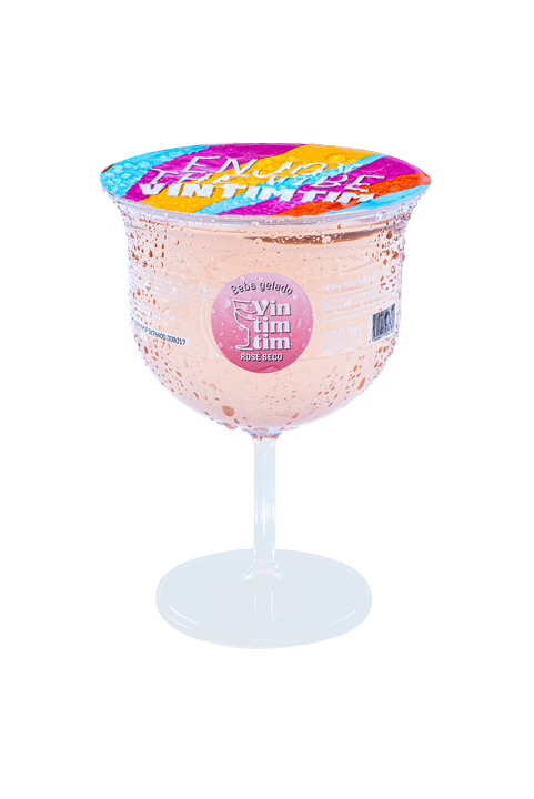 Taça de Rosé Seco gelada